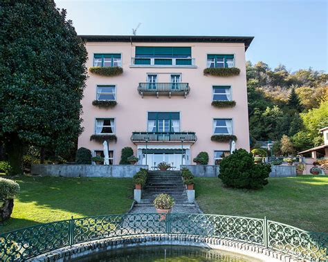 villa di versace lago di como|Tour Donatella Versace's new home on Northern Italy’s Lake .